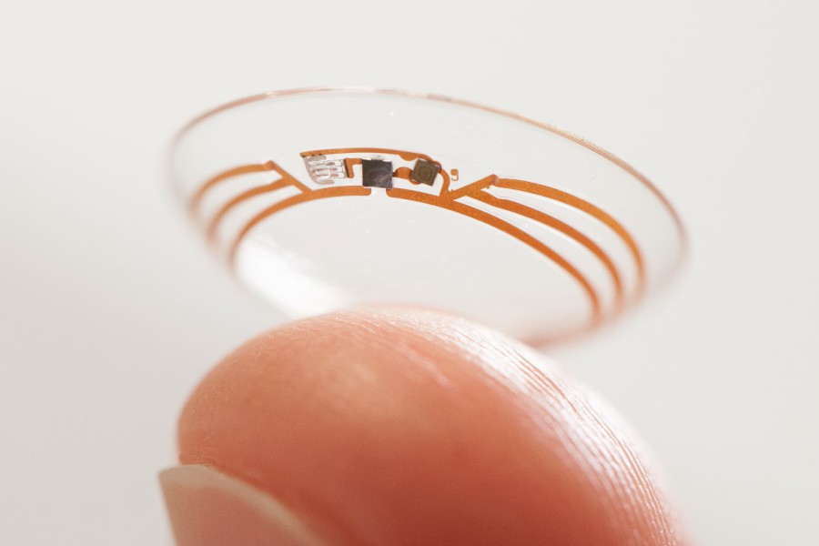 Google разрабатывает «умные» контактные линзы